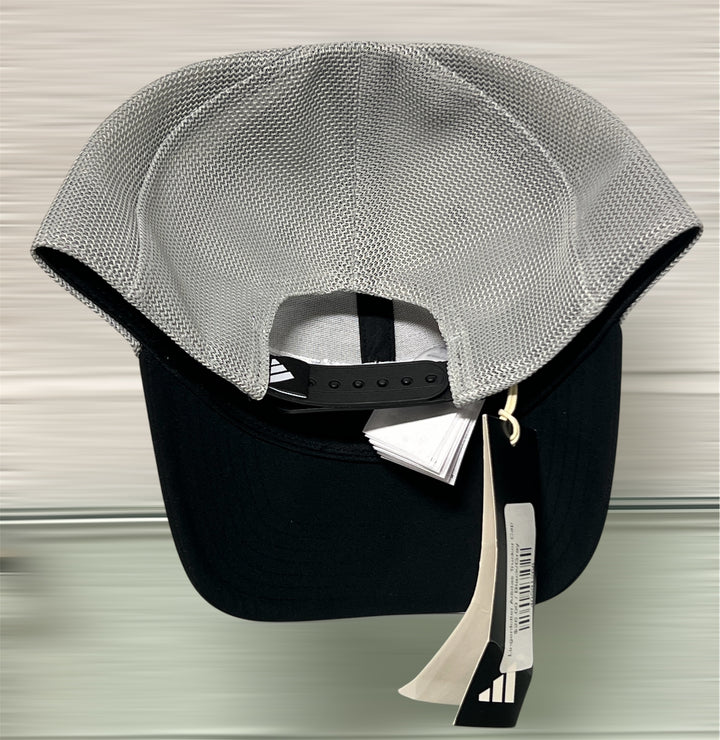 Black cap with a textured gray back on a light gray background